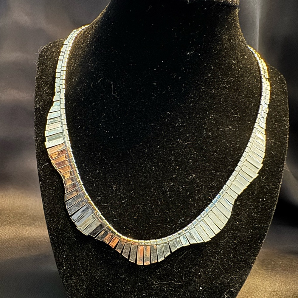 Elegant Silver Tone  Fringe Necklace Scalloped Edges Spring Street Brand 17-20”